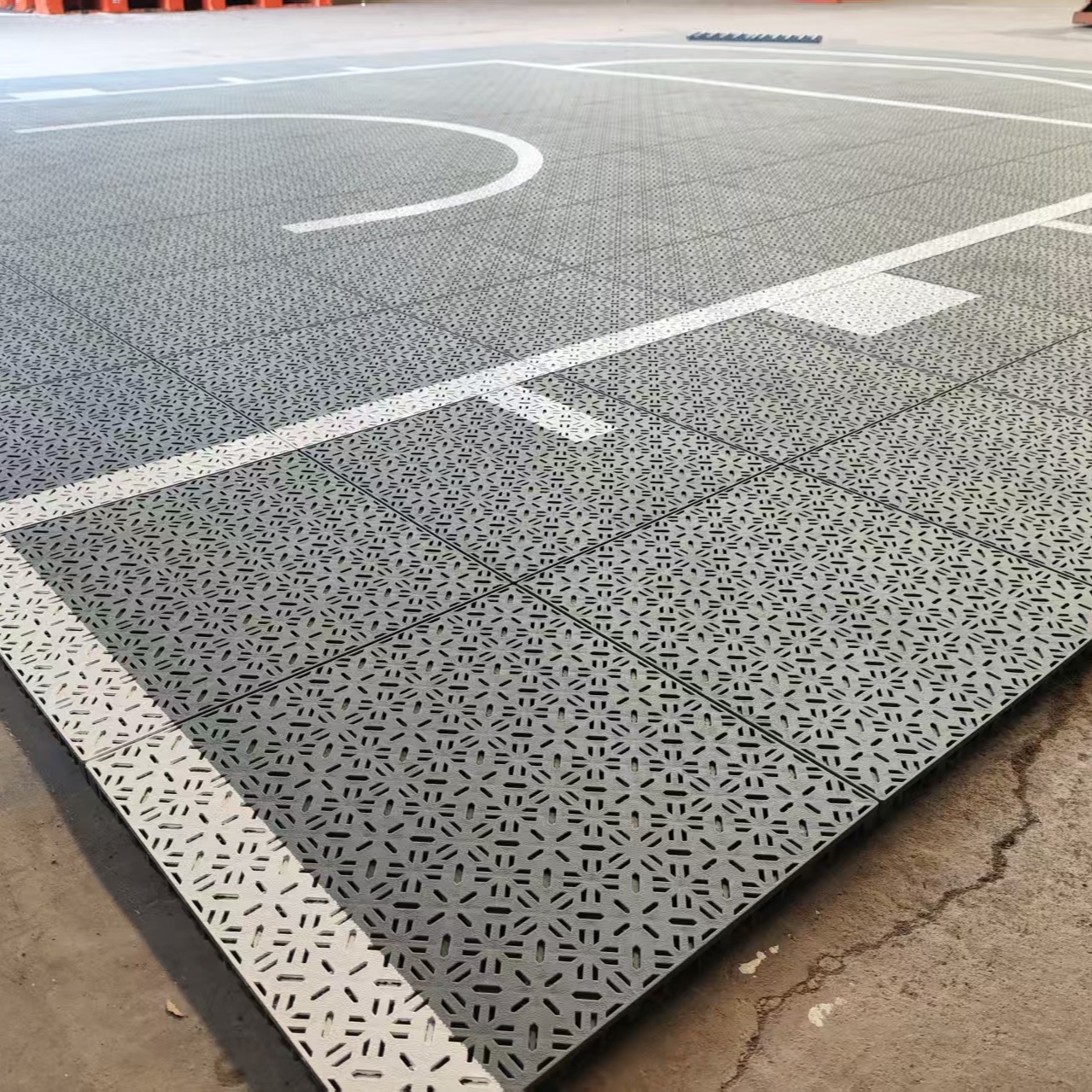 石景山Portable outdoor sports flooring, anti slip PP material, basketball court system, inlaid wood flooring, surface treatment, paving